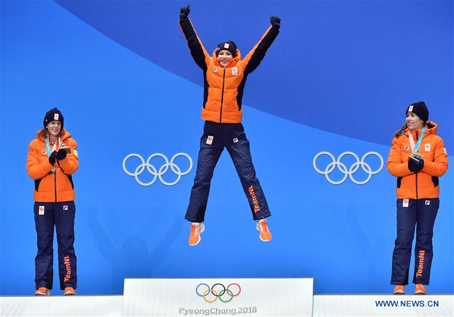 (SP)OLY-SOUTH KOREA-PYEONGCHANG-SPEED SKATING-LADIES' 3000M-MEDAL CEREMONY