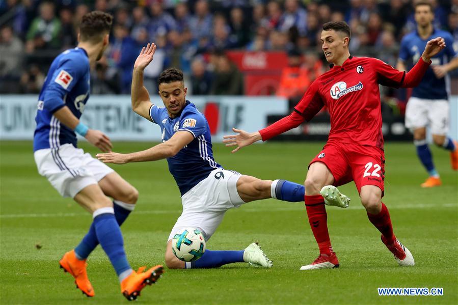 (SP)GERMANY-GELSENKIRCHEN-SOCCER-BUNDESLIGA-S04 VS SCF