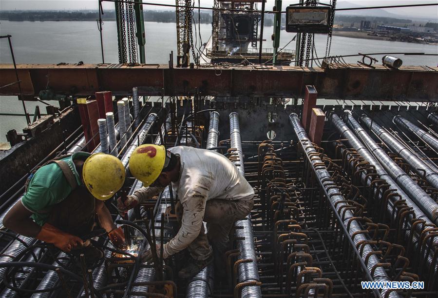 CHINA-HUBEI-HIGH-SPEED RAILWAY-BRIDGE CONSTRUCTION (CN)