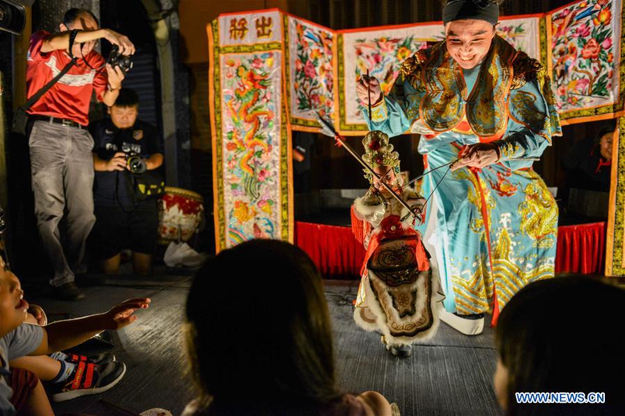 MALAYSIA-KUALA LUMPUR-MID AUTUMN FESTIVAL-CELEBRATION