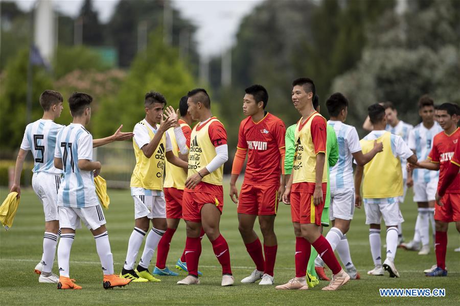 ARGENTINA-BUENOS AIRES-CHINESE FOOTBALL PLAYERS-TEENAGERS-TRAINING