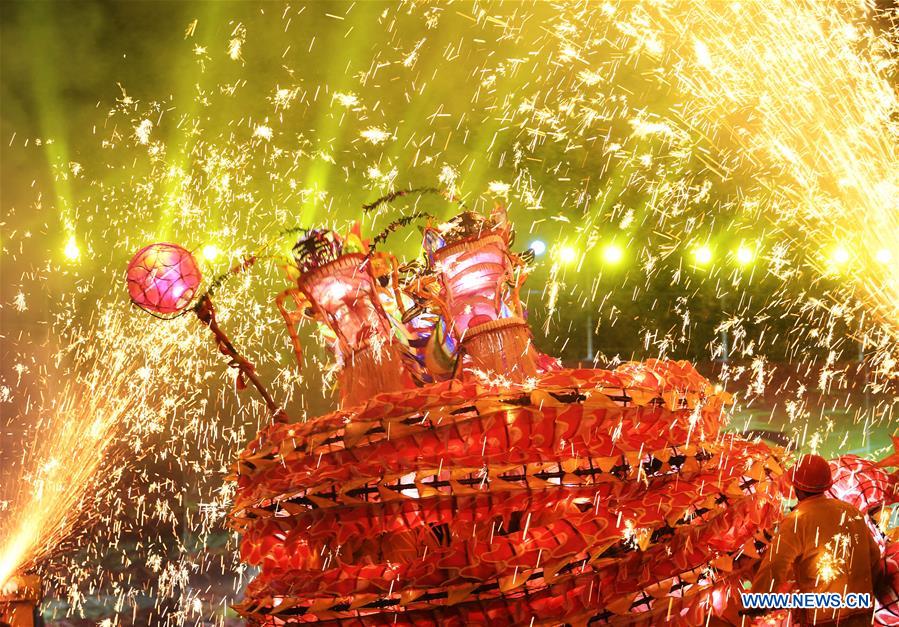 #CHINA-GUIZHOU-LANTERN FESTIVAL-FIREWORKS-DRAGON DANCE (CN)