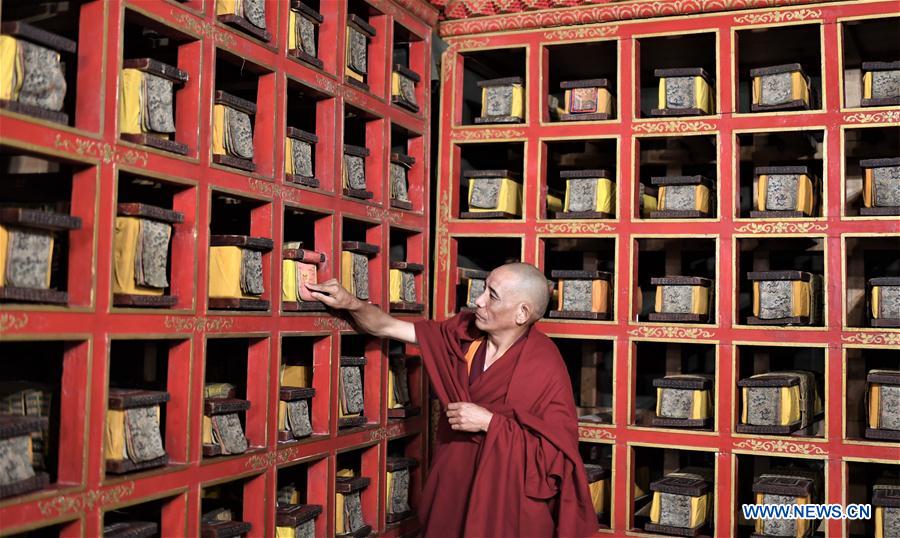 Xinhua Headlines: China launches largest ancient books protection project at Potala Palace