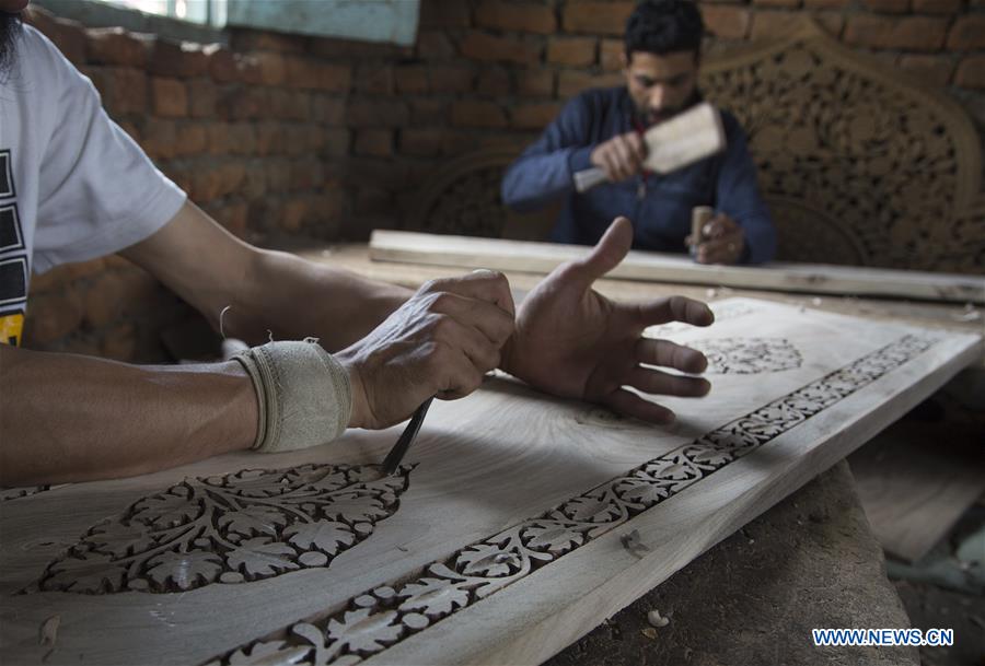 KASHMIR-SRINAGAR-WALNUT WOOD CARVING