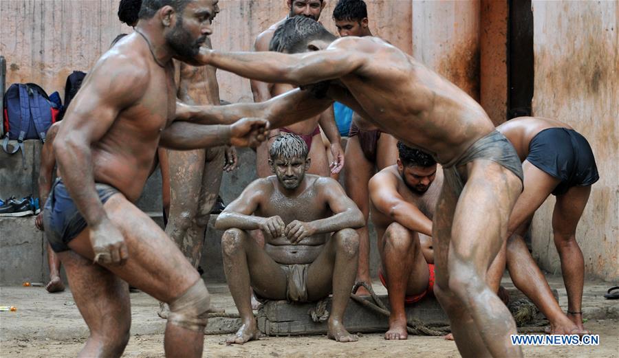 (SP)KASHMIR-JAMMU-TRADITIONAL WRESTLING