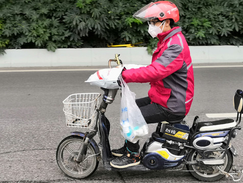 “管家”快遞員賈勝治