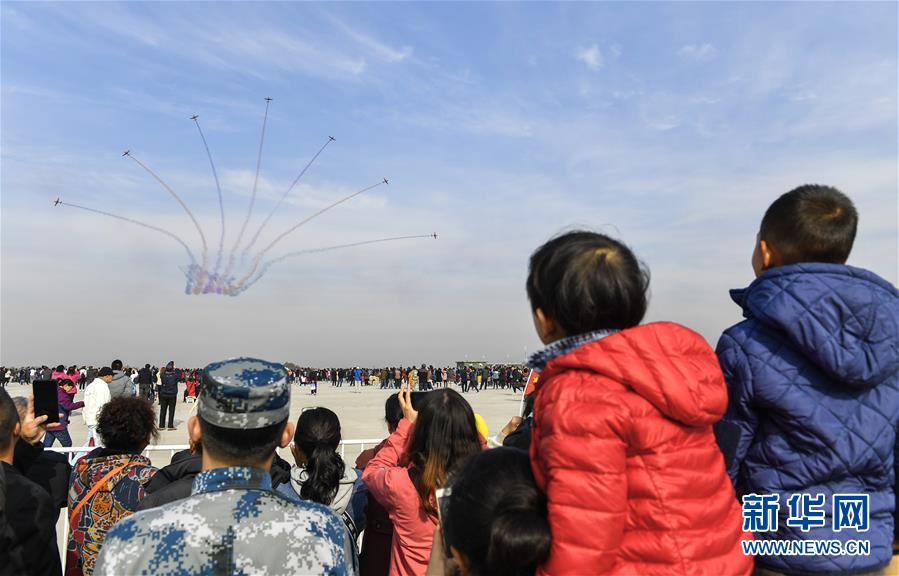 （社會）（2）慶祝人民空軍成立70周年航空開放活動迎來首個公眾日