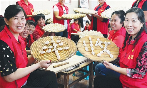 共享豐收喜悅 全國(guó)各地形式多樣慶祝首個(gè)豐收節(jié)