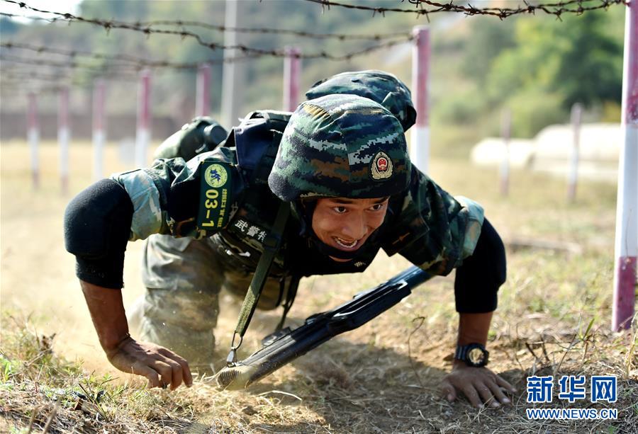 （圖文互動）（1）一切為了實戰(zhàn)——武警部隊“巔峰”特戰(zhàn)比武競賽現(xiàn)場見聞