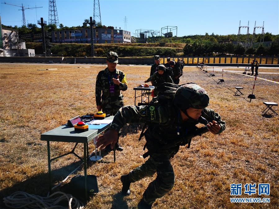 （圖文互動）（6）一切為了實戰(zhàn)——武警部隊“巔峰”特戰(zhàn)比武競賽現(xiàn)場見聞