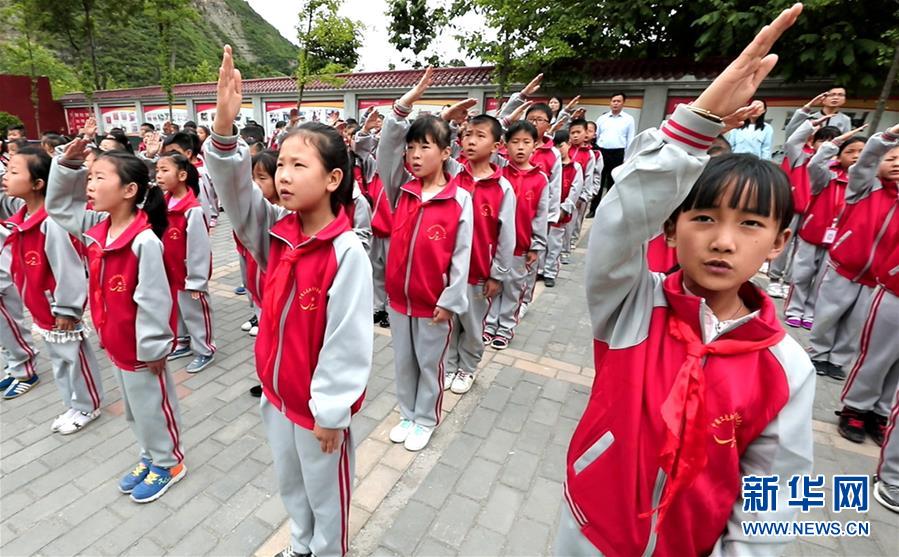 （新華全媒頭條·圖文互動）（1）努力成為好孩子 奮勇爭當接班人——兒童節(jié)前夕回訪習近平總書記關心過的少年兒童