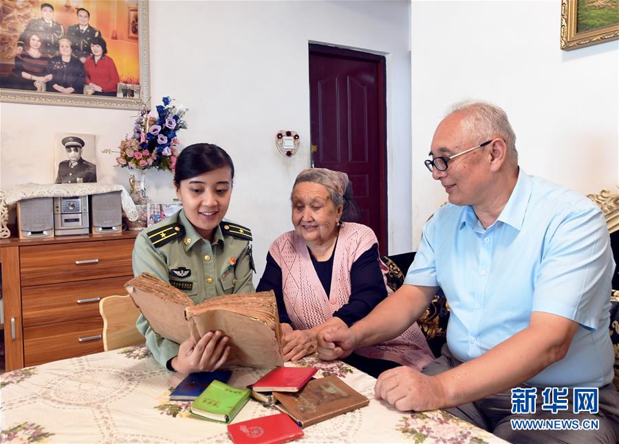 （圖文互動）（3）歷史的見證——陸軍邊海防學院維吾爾族女講師其曼古力一家三代守疆固邊記事