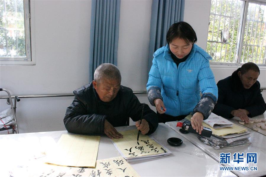 （在習(xí)近平新時(shí)代中國特色社會(huì)主義思想指引下——新時(shí)代新作為新篇章·總書記關(guān)切脫貧事·圖文互動(dòng)）（3）醫(yī)療扶貧，照亮貧困家庭的明天