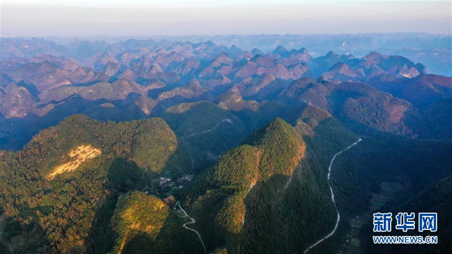 （新華全媒頭條·圖文互動）（1）“七遷”出深山——貴州瑤鄉(xiāng)之變濃縮極貧地區(qū)脫貧攻堅(jiān)奮斗史