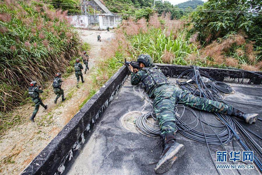 （圖文互動）（7）武警部隊抓好常態(tài)化疫情防控條件下“魔鬼周”極限訓(xùn)練