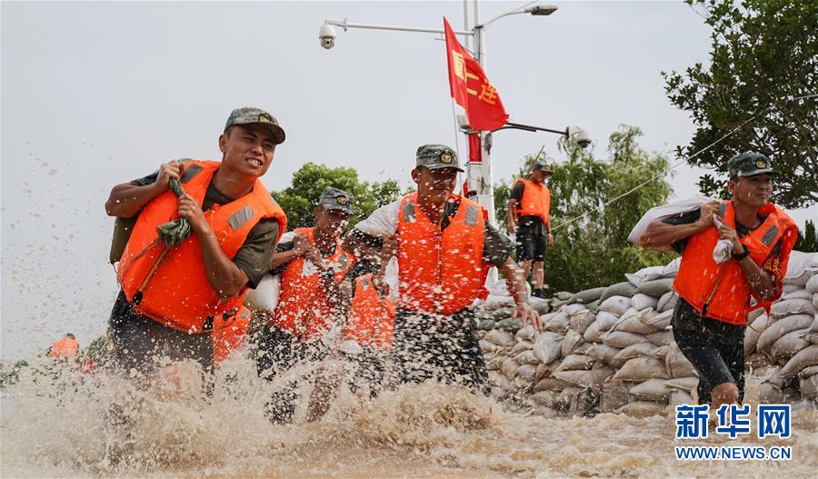 （防汛抗洪·一線人物·圖文互動(dòng)）（2）集智戰(zhàn)洪魔——陸軍某舟橋旅重舟一營(yíng)抗洪記事