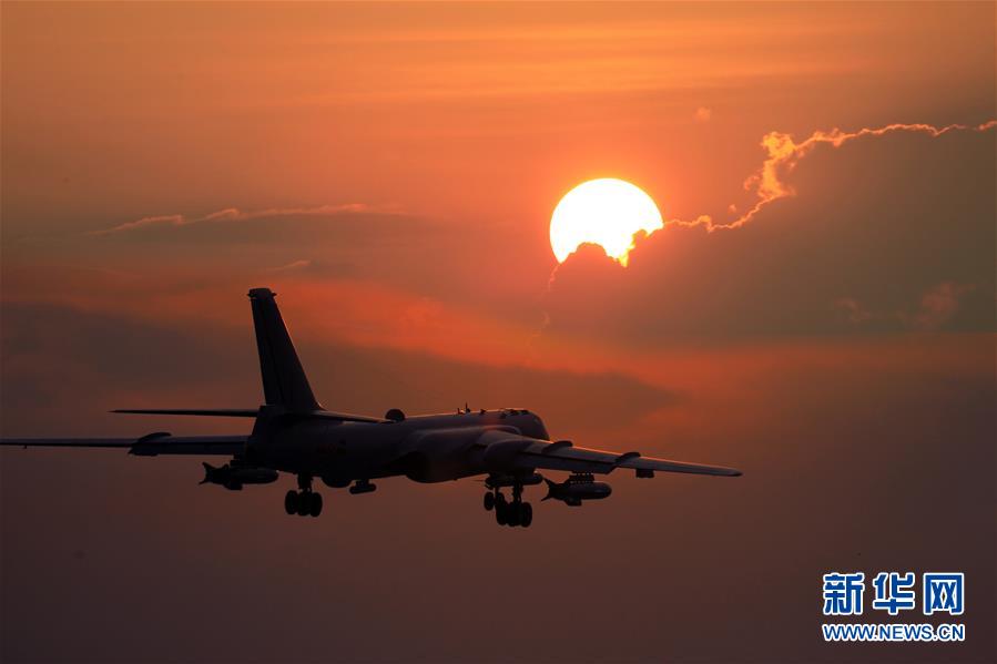 （在習(xí)近平強軍思想指引下·我們在戰(zhàn)位報告·圖文互動）（4）雷霆“戰(zhàn)神”向戰(zhàn)而飛——空軍航空兵某師牢記囑托備戰(zhàn)打仗記事