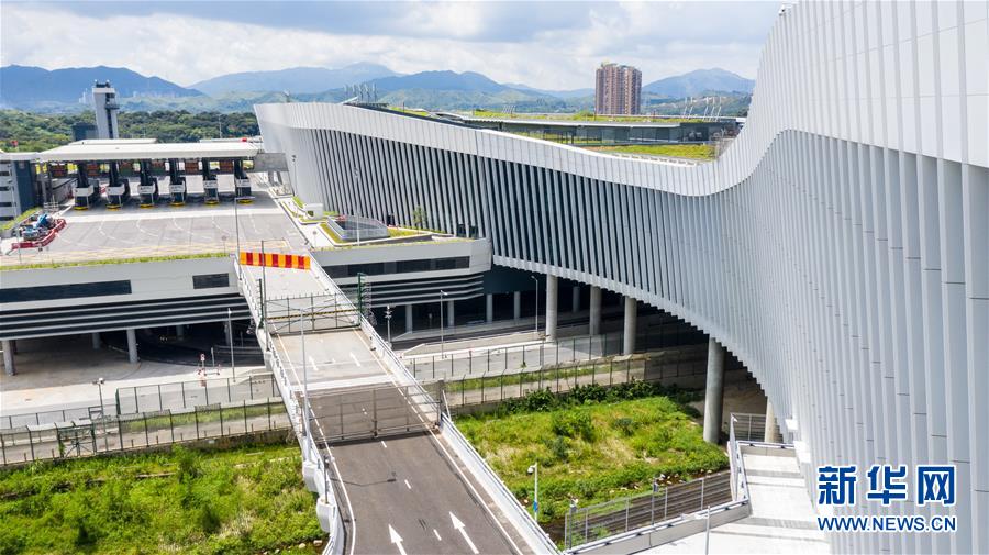 （經濟）（2）蓮塘/香園圍口岸正式啟用 大灣區(qū)再添新物流大通道　