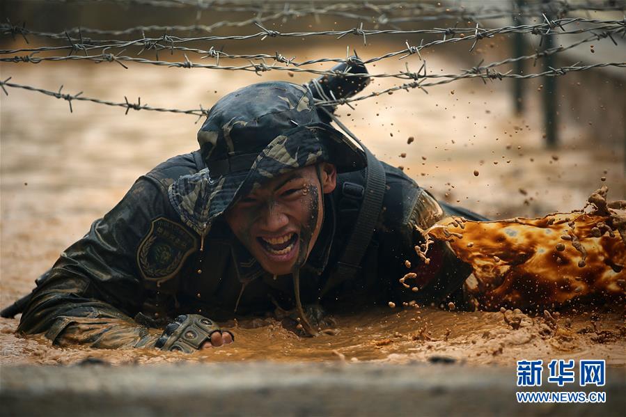 （在習(xí)近平強(qiáng)軍思想指引下·我們在戰(zhàn)位報(bào)告·圖文互動(dòng)）（2）駐澳門部隊(duì)：濠江之畔，最可愛的人