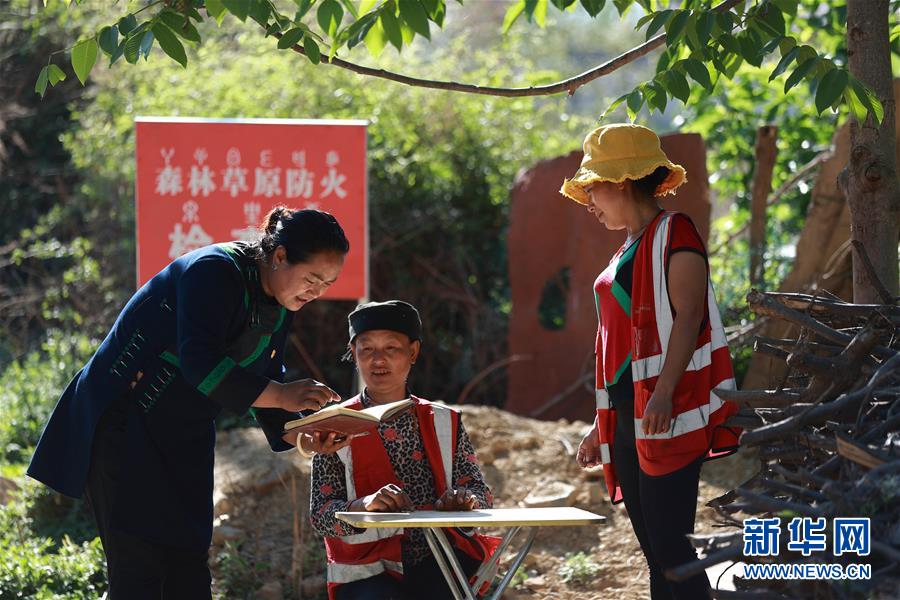 （代表委員履職）（6）全國(guó)人大代表吉克石烏：創(chuàng)建“四好”挑起脫貧大梁