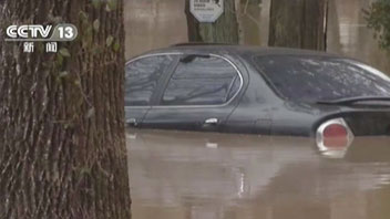 美國(guó)肯塔基州遭暴雨侵襲 道路被淹